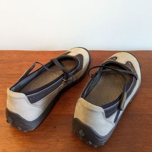 Land's End Tan Suede Shoes Mary Janes Women's Size 9 Wide